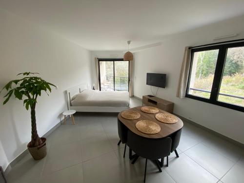 Appartement entre Monaco et Nice Calme et tout équipé
