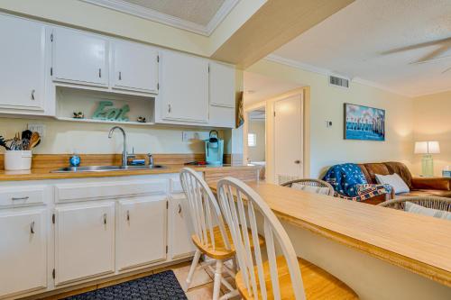 Cute Cocoa Beach Condo with Pool and Beach Access! in Cocoa Beach, USA