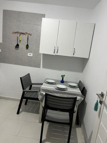 Apartment with independent entrance in the center M5 in Ariana
