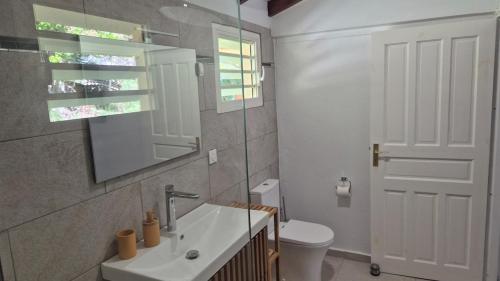 Cozy studio near Pearl Beach in Bas Vent