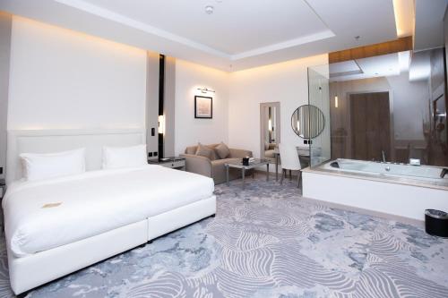 حمام, فندق لكجري نايت الياسمين (Luxury Night Hotel  Al Yasmin) in الياسمين