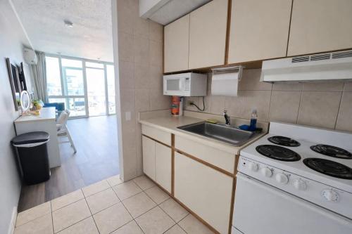 ESJ Towers Studio - Isla Verde Beach Access - image 7