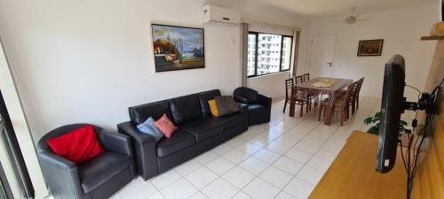 Apto Amplo, Confortavel, 1 min da Praia, Late Checkout near Steam train pavillion