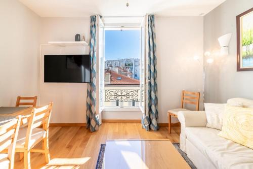 Two Bedrooms - 250m to the beach