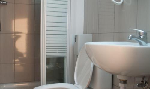 St. George Rent Rooms - 화장실