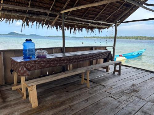 Ina Homestay in Pulau Pambemuk