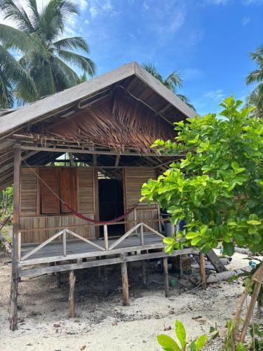 Ina Homestay in Pulau Pambemuk