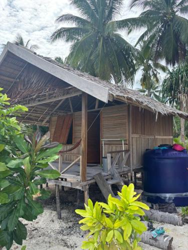 Ina Homestay in Pulau Pambemuk