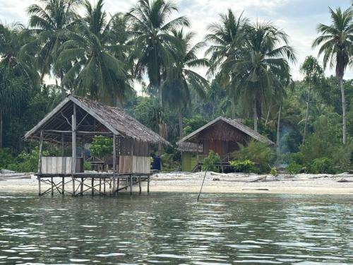 Ina Homestay in Pulau Pambemuk