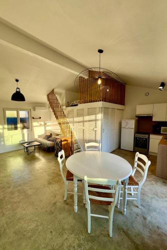 Grand studio avec terrasse in Saint-Marcel-les-Valence (Rhone-Alpes)