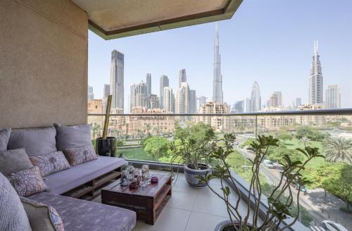 Elite LUX Holiday Homes - Luxe 2BR Stunning Burj Khalifa View Downtown Dubai - image 9