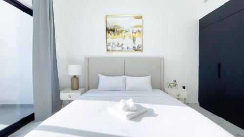 Elite LUX Holiday Homes - Luxe Gardenia 2BR Haven in Arjan Dubai - image 13