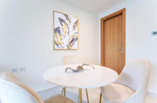 Elite LUX Holiday Homes - Modern Comfort Studio in Business Bay Dubai - image 11