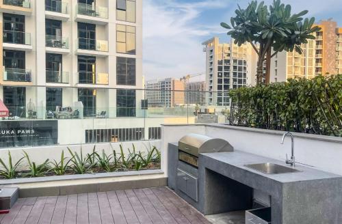 Elite LUX Holiday Homes - Upscale Studio in Azizi Riviera Prime Location Dubai - image 9