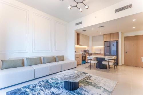 Elite LUX Holiday Homes - Exquisite 2BR at Island Park 1 Dubai Creek Harbour - image 8