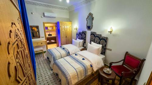 room detail thumbnail 1