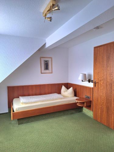 1 twin bed