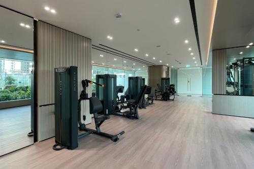 Elite LUX Holiday Homes - Stylish JVC Studio at Binghatti Aurora Dubai - image 9