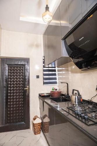De Rex Luxury Apartment in อาวกา