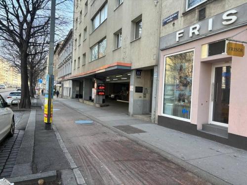 Prater Apartment near downtown - image 10
