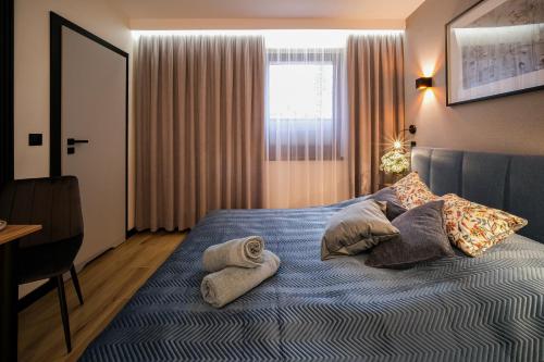 1 queen bed