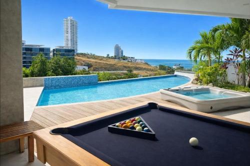 Exclusive apartment in Manta with ocean views