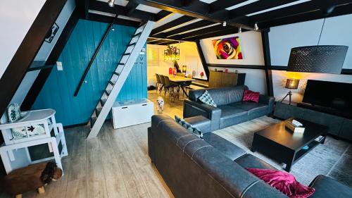 Villa Edice met zwembad en restaurant in Durbuy - honden toegelaten – khách sạn tại Petite Somme