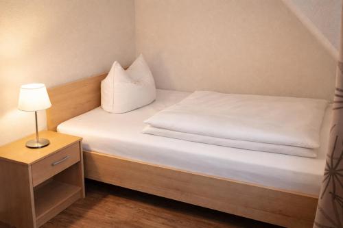 Hotel Discovery Room Type - Small Double Room