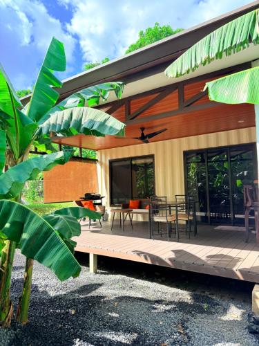M&M Container Home – khách sạn tại Sardinal