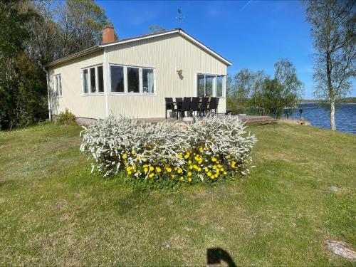 Sommarstuga med strandtomt in Fallo