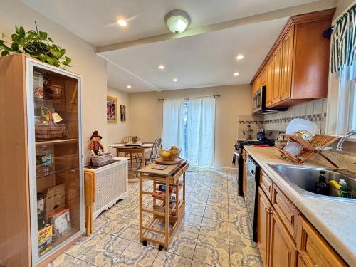 Kitchen, Perfect full private first floor home with convenient amenities in Union (NJ)