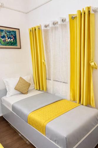 Elite Hostel- SB Road Pune in Pune