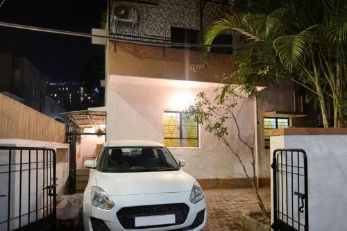 Elite Hostel- SB Road Pune in Pune