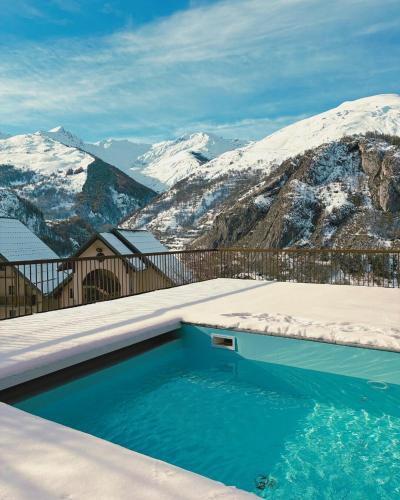 Duplex 3 bedrooms 8 peoples Heated pool Ski in ski out