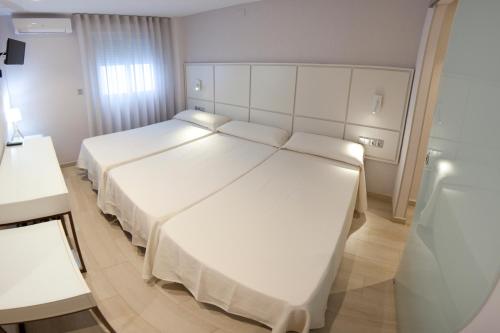 Hostal Loimar Room Type - Triple Confort
