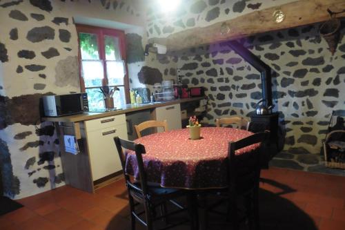 Loge à SANSSAC (Loge a SANSSAC) in Espaly-Saint-Marcel