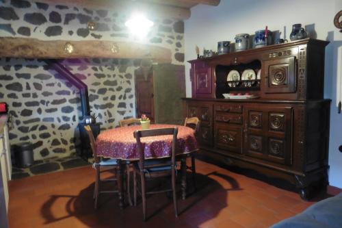 Loge à SANSSAC (Loge a SANSSAC) in Espaly-Saint-Marcel