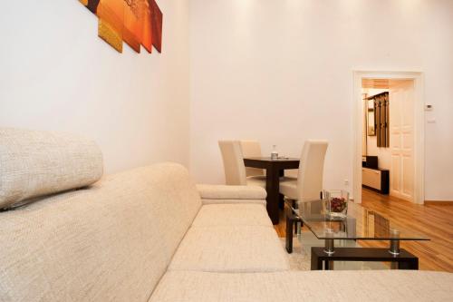 Charlotte Apartment Close to Opera, Budapest (photo 4)