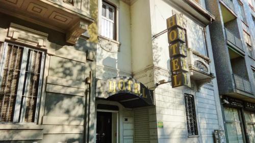 Lux Hotel Durante – Milan, DC