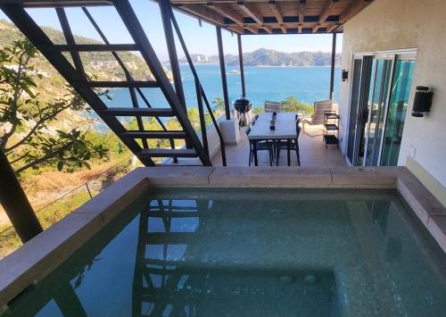 Penthouse with Beautiful View, Jacuzzi and Daily Cleaning in Brisas del Marques