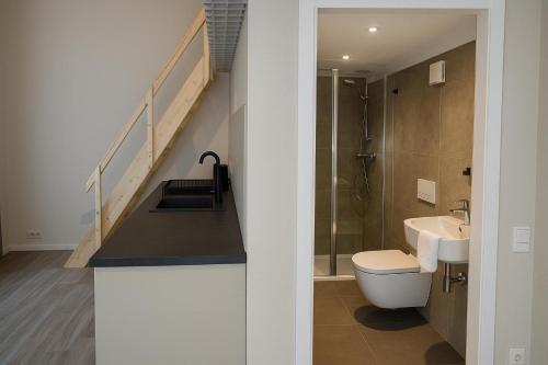 Baño, NEU im Zentrum modernes Apartment mit Parkplatz in Gummersbach