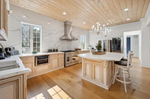 Blue Southern Charm home in Debidue Island (SC)
