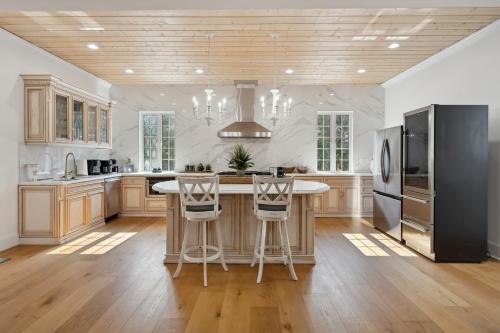 Blue Southern Charm home in Debidue Island (SC)