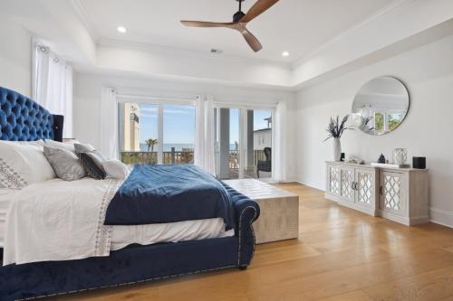 Blue Southern Charm home in Debidue Island (SC)