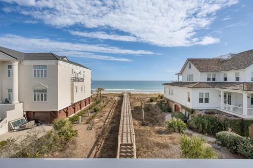 Blue Southern Charm home in Debidue Island (SC)