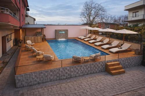 Úszómedence, Villa & Apartments Antigona in Voska