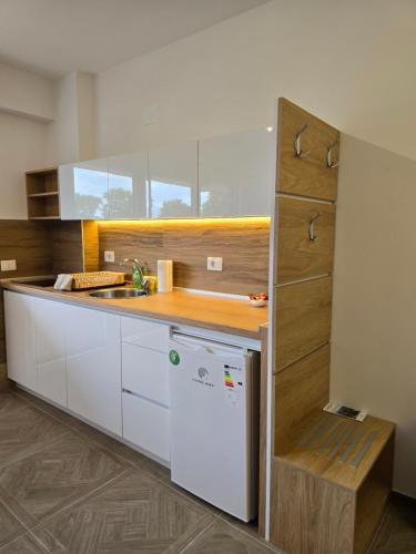 Villa & Apartments Antigona in Voska