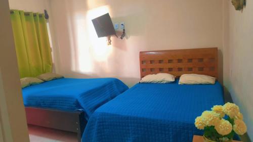 2 double beds, 1 twin bed