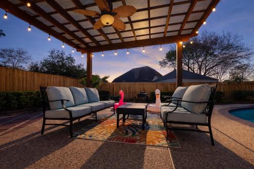 Facilities, Amazing Bay Villa Near NASA with Pool & Pool Table in Clear Lake