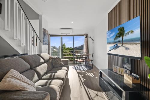 Snug 2-bed Townhouse Near Bustling Shops in Footscray